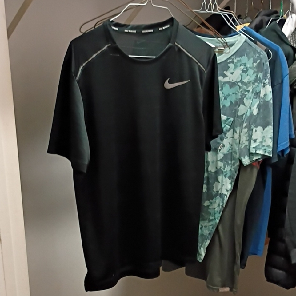 Nike Black Short Sleeve Athletic Tee